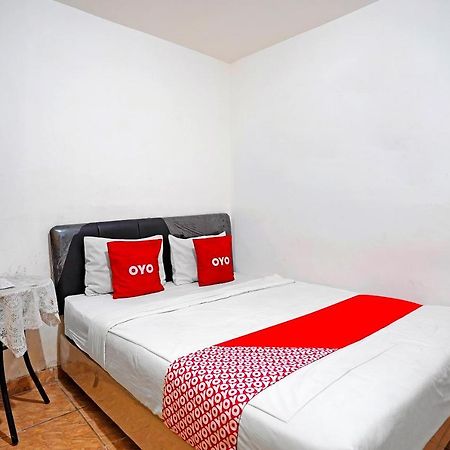 Oyo 91390 Kost Grand Royal Elite Hotel Surabaya Bagian luar foto