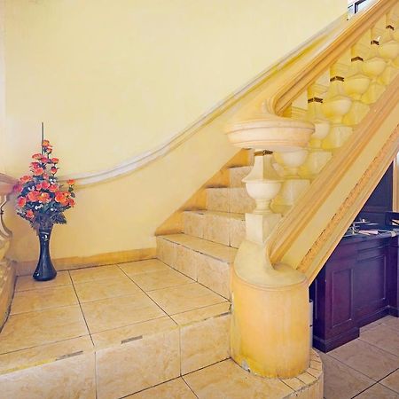 Oyo 91390 Kost Grand Royal Elite Hotel Surabaya Bagian luar foto