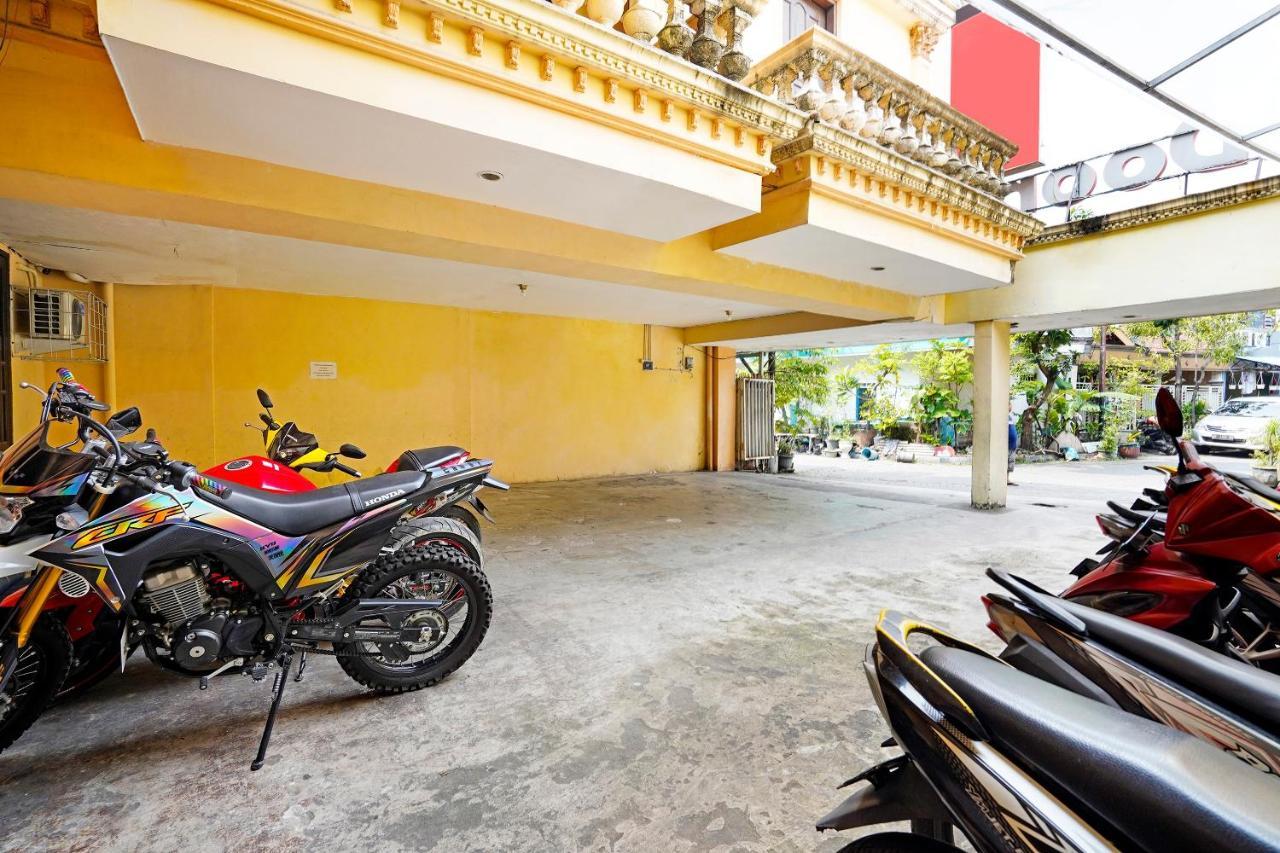 Oyo 91390 Kost Grand Royal Elite Hotel Surabaya Bagian luar foto