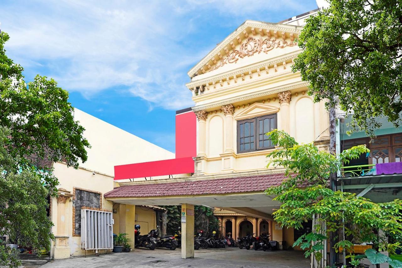 Oyo 91390 Kost Grand Royal Elite Hotel Surabaya Bagian luar foto