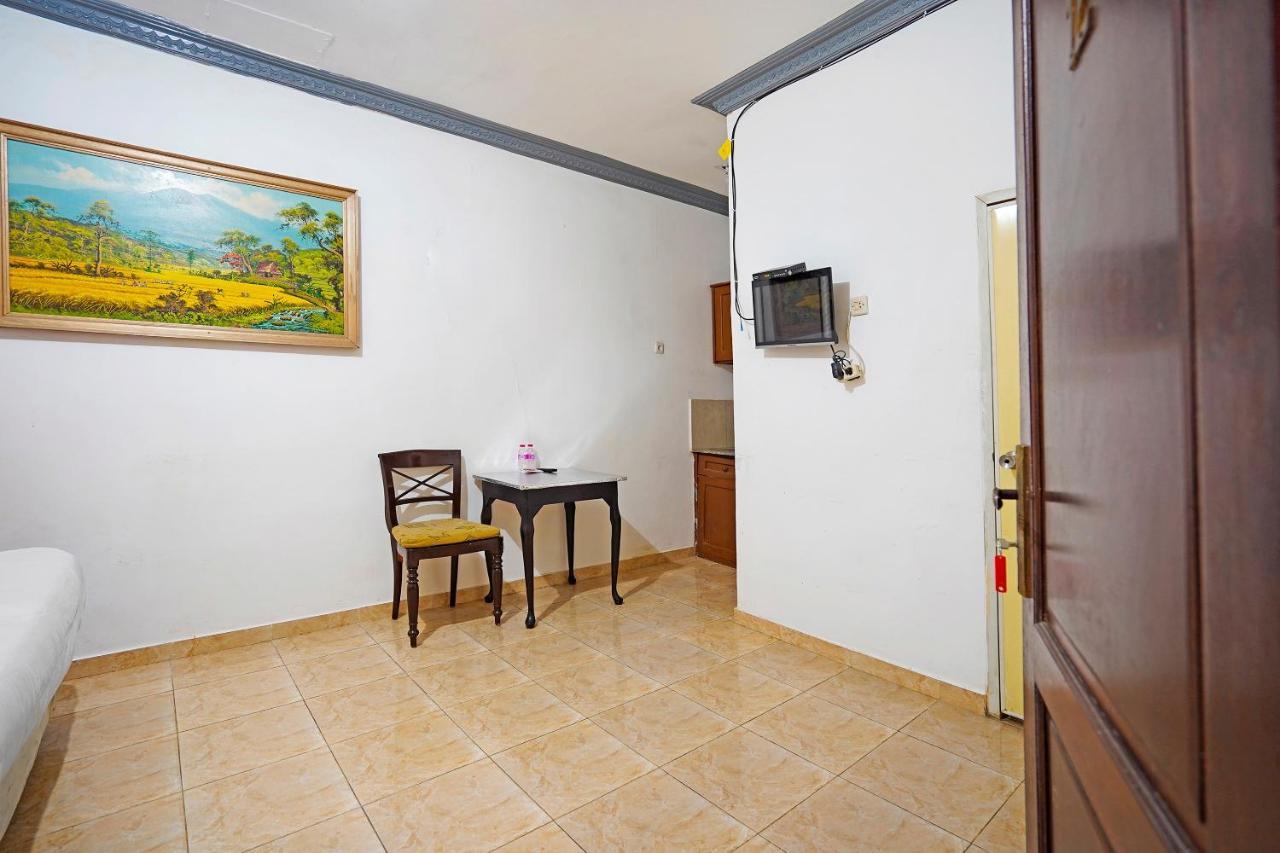 Oyo 91390 Kost Grand Royal Elite Hotel Surabaya Bagian luar foto
