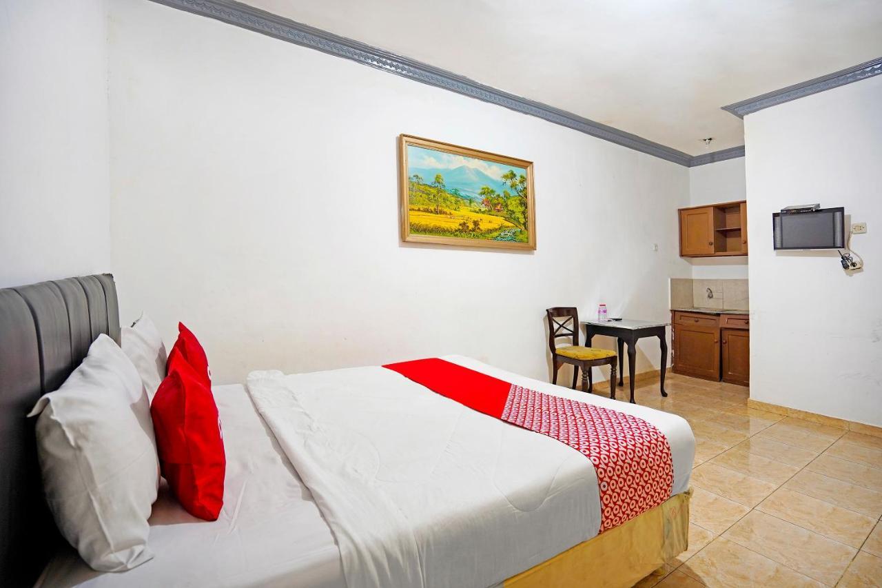 Oyo 91390 Kost Grand Royal Elite Hotel Surabaya Bagian luar foto