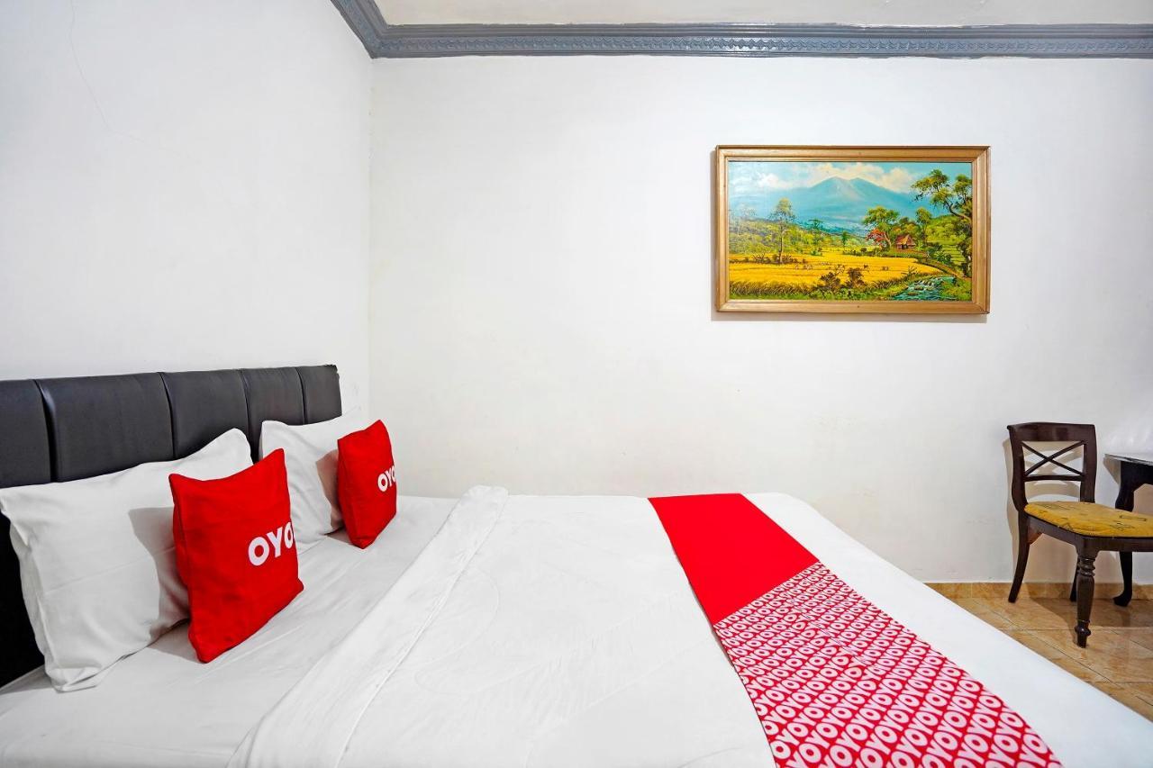 Oyo 91390 Kost Grand Royal Elite Hotel Surabaya Bagian luar foto
